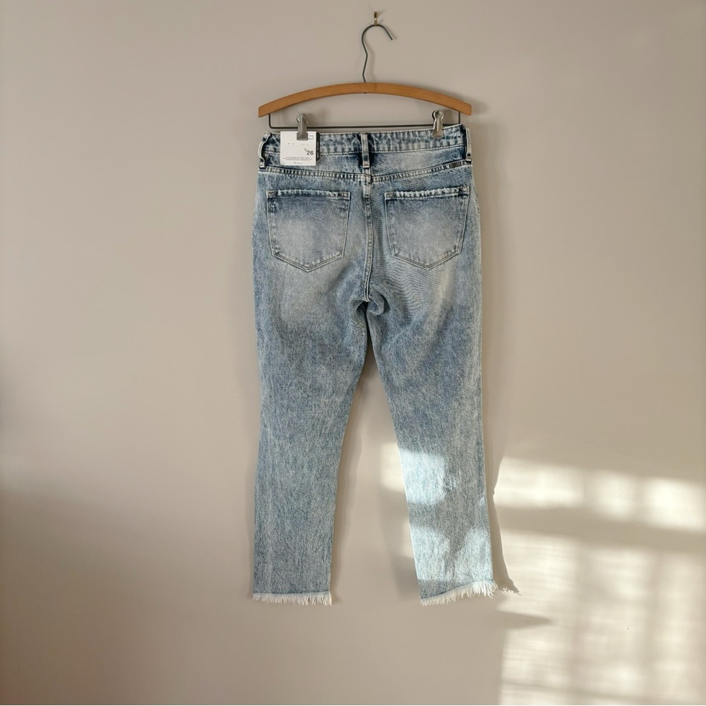 NWT KanCan Amy High Rise Mom Fit Denim Jeans - Picture 4 of 7